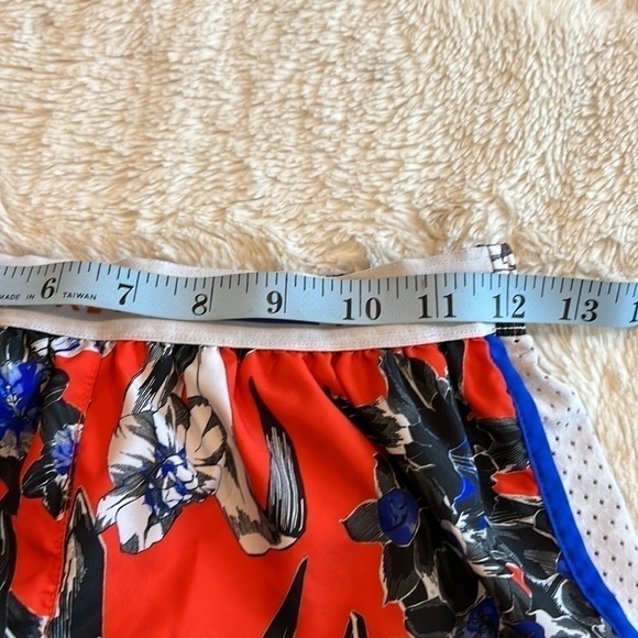 Nike Floral Tempo Dri-Fit running shorts size x-small - Picture 3 of 8